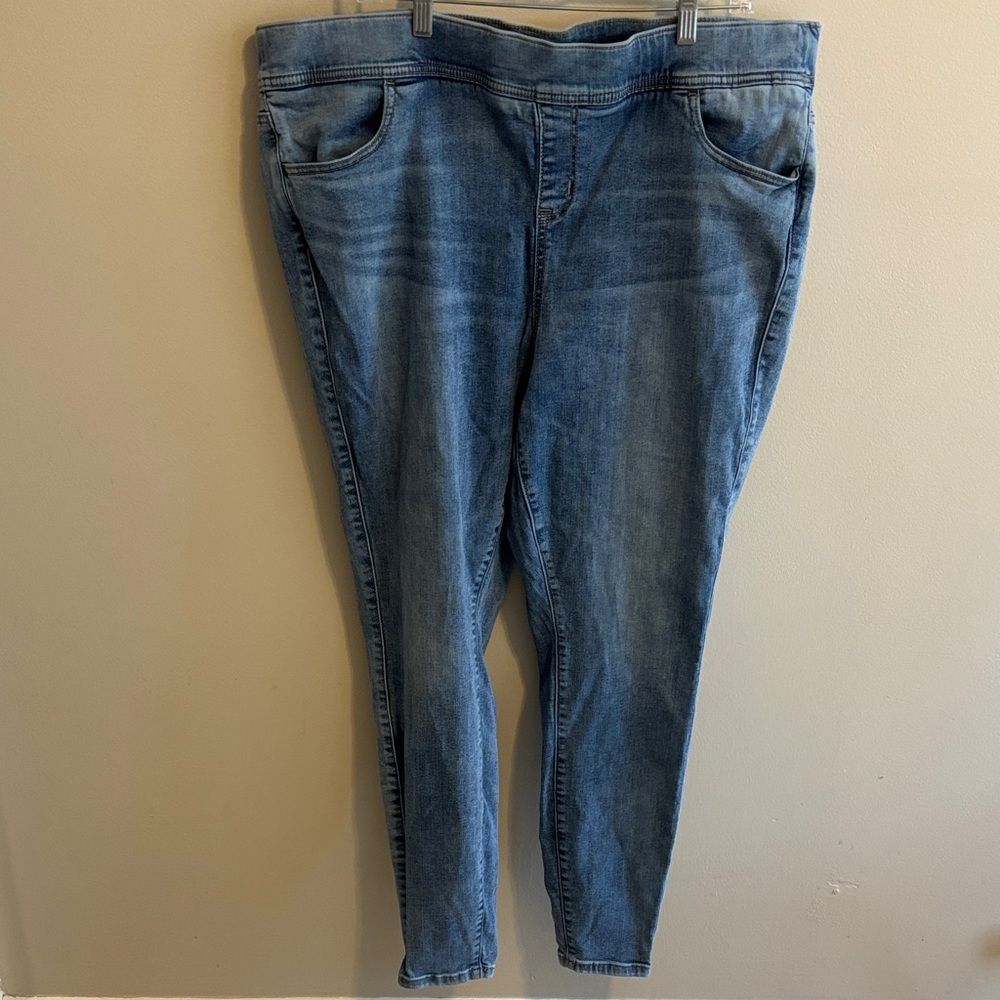 Torrid Women's Light Blue lean Jeans size 3R